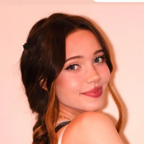 Lydia Violet — Twitch streamer and content creator